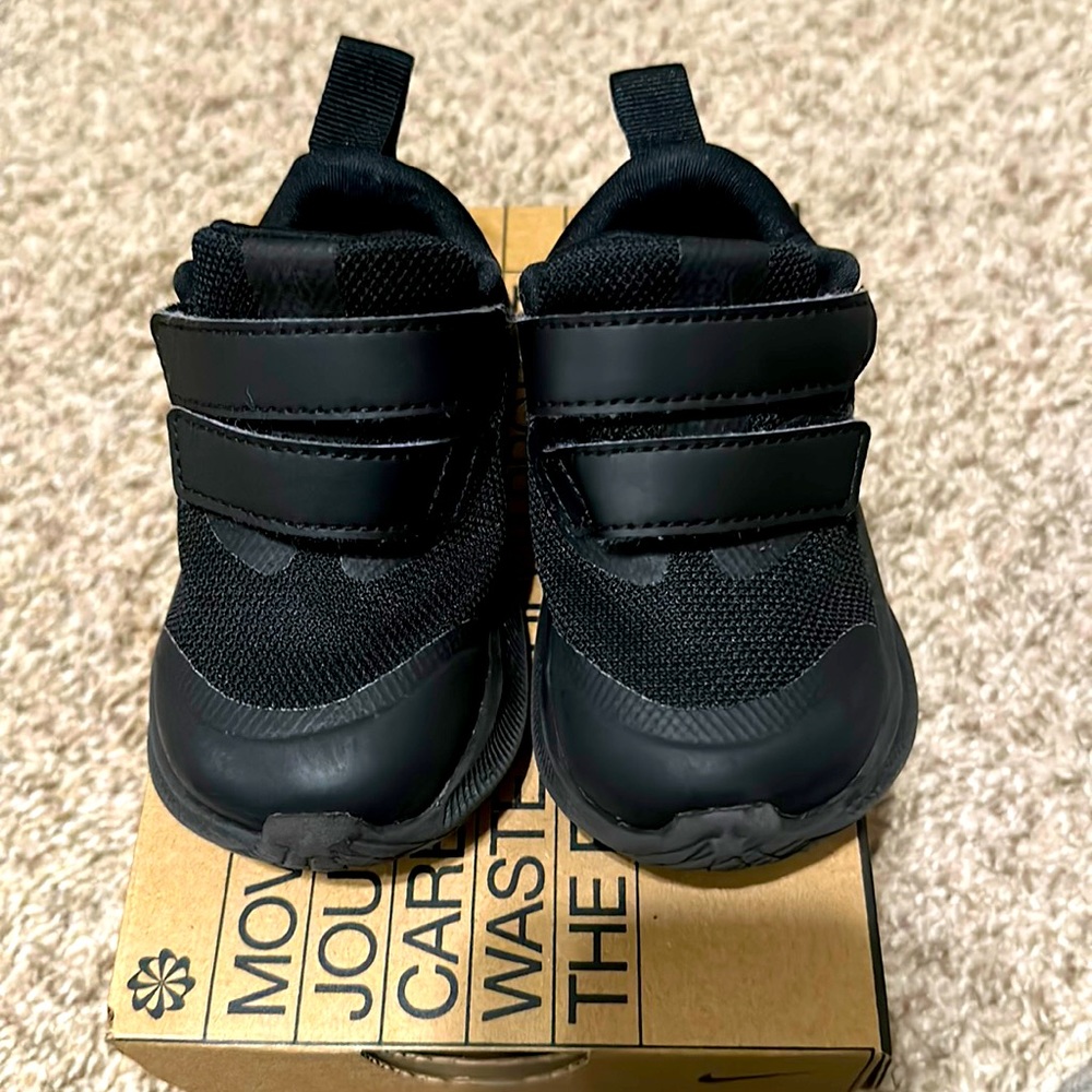 Nike Star Runner Sneakers